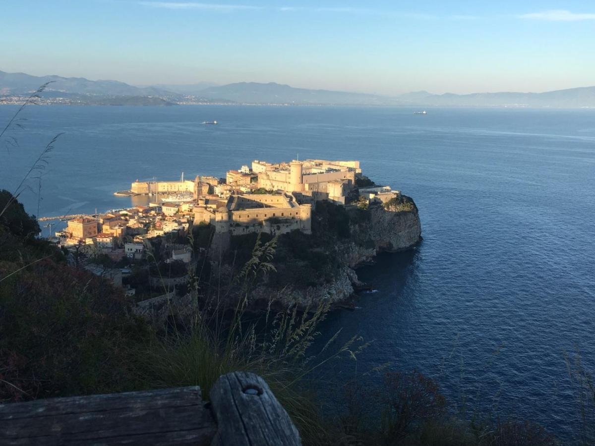 Brezza Di Mare Gaeta B&B Екстер'єр фото